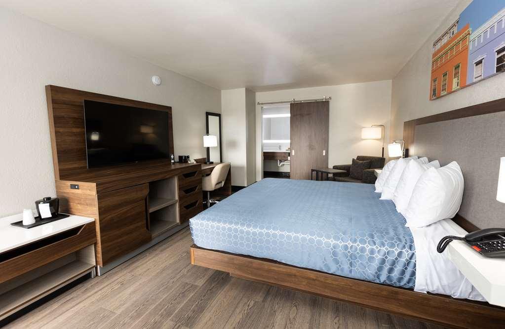 Bhagat Hotels Stone Mountain Atlanta BW Signature Collection Tucker Room photo